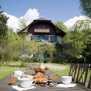 https://maison-aux-iris.hotels-rhonealpes.com